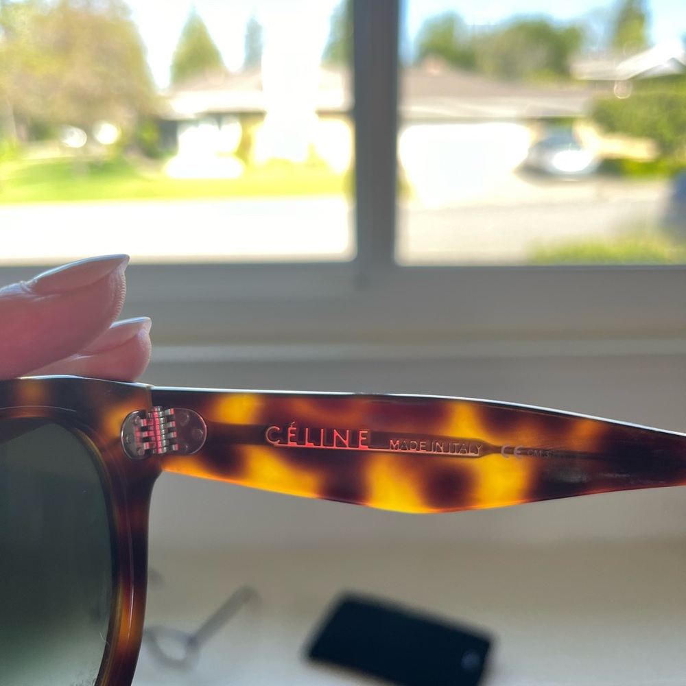 Celine Round Tortoise Gradient Sunglasses With Go… - image 8